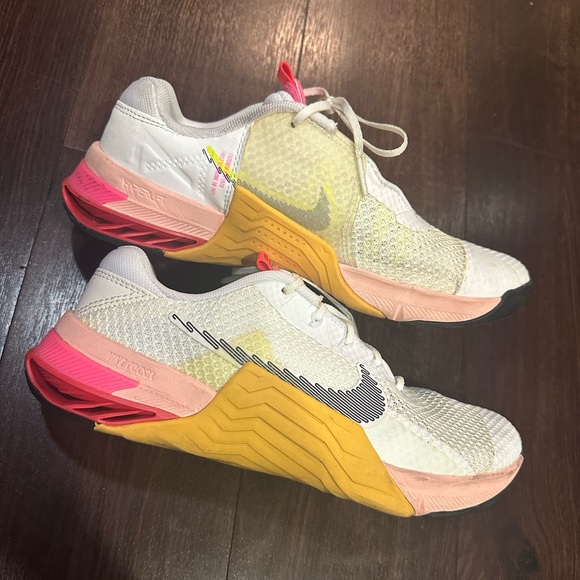 Nike Metcon 7 Women's Training Shoes, Size US 9, White/Pink/Neon Colors - Picture 2 of 8